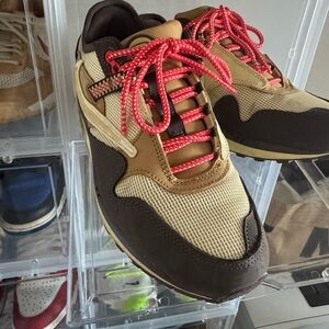 Nike Air Max 1
Travis Scott Cactus Jack Baroque Brown